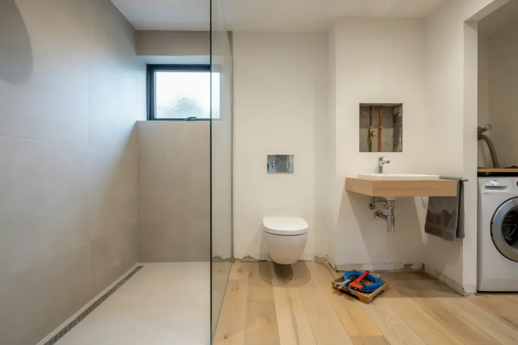 v trumsrenovering hemma smart guide till badrum wc tv ttstuga och spa med r tt planering fr n start